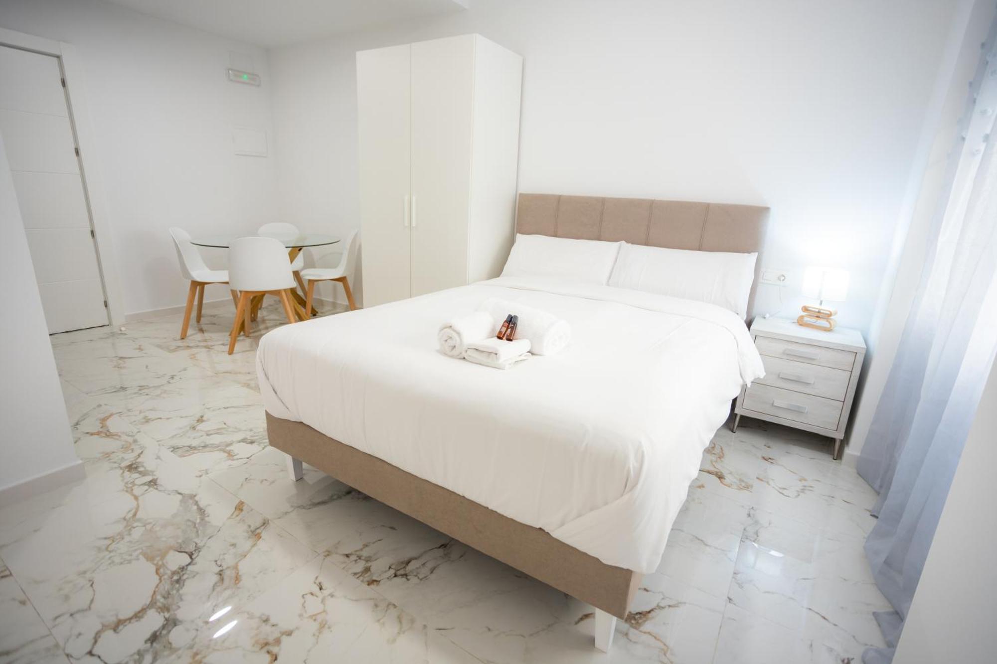 L&G Apartments Bahia Suite Alicante Eksteriør billede